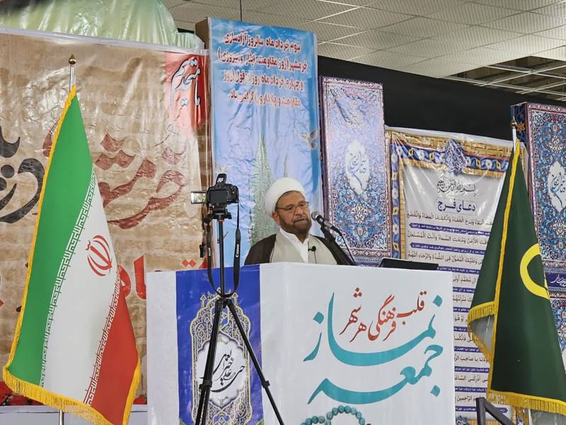 امروز خبرنگار متعهد در خط مقدم مبارزه با جنگ اقتصادی دشمن قرار دارد